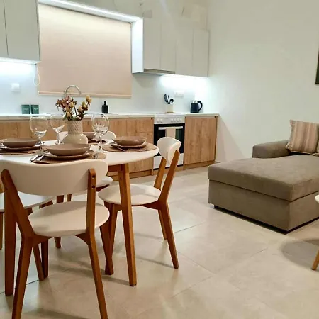 Marianna's Bright & Modern House Kyparissia