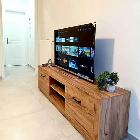 Marianna's Bright & Modern House Apartment
