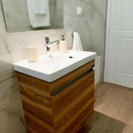 Marianna's Bright & Modern House 아파트