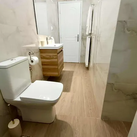 아파트 Marianna's Bright & Modern House *