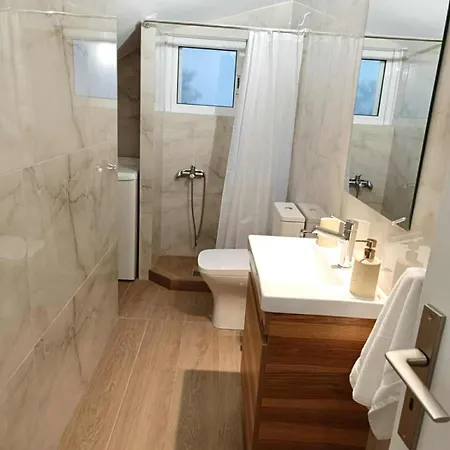 Marianna's Bright & Modern House 公寓