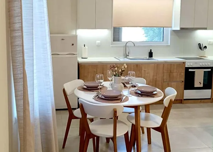 Marianna's Bright & Modern House Kyparissia