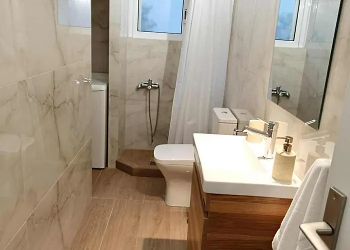 Marianna's Bright & Modern House 아파트